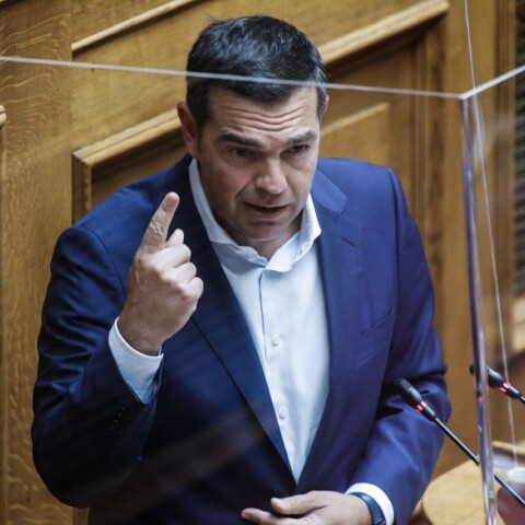 Ο Αλέξης Τσίπρας στο βήμα της Βουλής