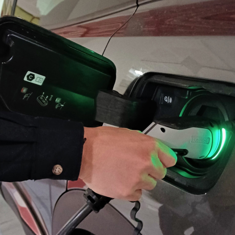 «Πράσινος» στόλος οχημάτων με το μεγαλύτερο δίκτυο ηλεκτρικής φόρτισης για τη Vodafone Ελλάδας