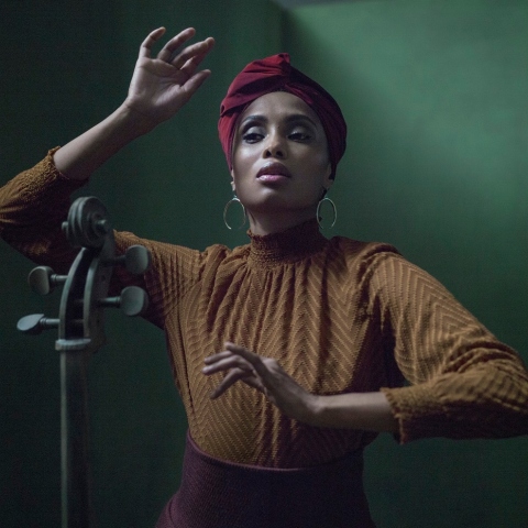 Η τραγουδίστρια Imany