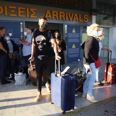 Αεροδρόμιο - Άφιξη Τουριστών