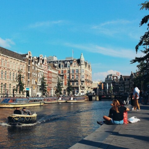 Το Αμστερνταμ - καλοκαίρι©Unsplash/ Steven Lasry