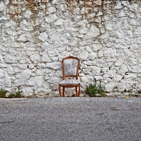 Έργο της έκθεσης του Μάριου Φούρναρη, «Μόνος»