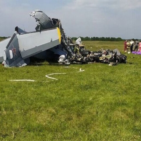 «Κομμάτια» έγινε το δικινητήριο αεροπλάνο που συνετρίβη στη Ρωσία