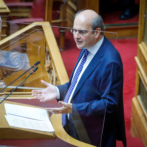 Για το νομοσχέδιο για τα εργασιακά τοποθετήθηκε ο υπουργός Εργασίας, Κωστής Χατζηδάκης, με ανάρτηση στον προσωπικό του λογαριασμό στο Facebook 