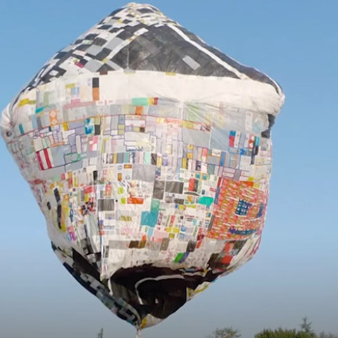 «Museo Aereo Solar»: Ένα αερόστατο από πλαστικά απορρίμματα 