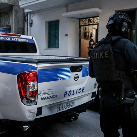 ΕΠΕΜΒΑΣΗ ΤΗΣ ΑΣΤΥΝΟΜΙΑΣ ΣΤΑ ΠΕΤΡΑΛΩΝΑ ΓΙΑ ΤΗΝ ΣΥΛΛΗΨΗ ΒΙΑΣΤΗ 