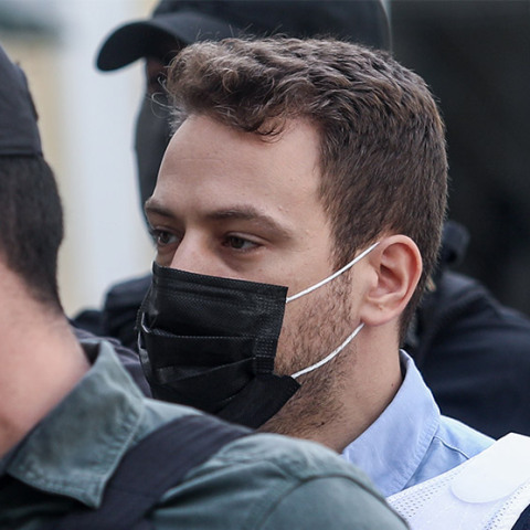 ΑΠΟΛΟΓΙΑ ΣΤΟΝ ΑΝΑΚΡΙΤΗ ΤΟΥ 32ΧΡΟΝΟΥ ΚΑΘ' ΟΜΟΛΟΓΙΑ ΔΡΑΣΤΗ ΤΗΣ ΔΟΛΟΦΟΝΙΑΣ ΤΗΣ 20ΧΡΟΝΗΣ ΚΑΡΟΛΑΪΝ ΣΤΑ ΓΛΥΚΑ ΝΕΡΑ 