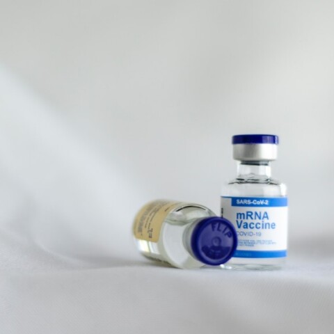 Εμβόλια κατά της Cοvid-19©Unsplash/ Spencer Davis