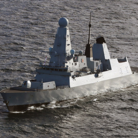 Το πολεμικό πλοίο του Βασιλικού Ναυτικού HMS Defender