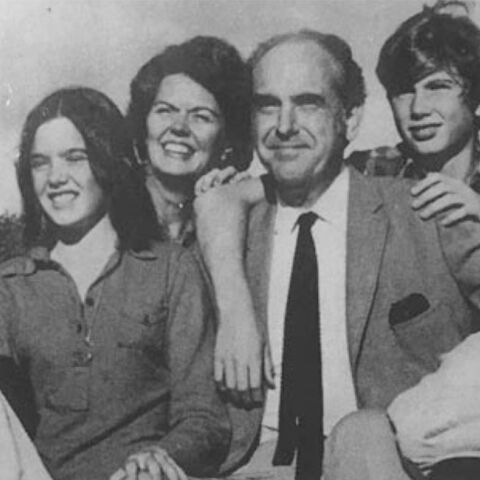 Ο Ανδρέας και η Μάργκαρετ Παπανδρέου με τα παιδιά τους στον Καναδά, γύρω στο 1971. Ίδρυμα Ανδρέα Γ. Παπανδρέου