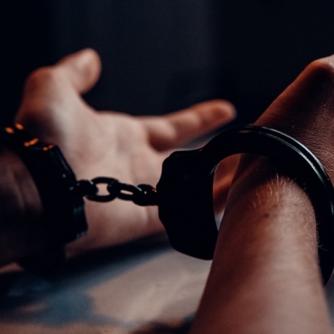 Χειροπέδες