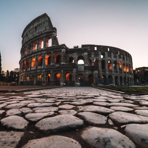 Tο κολοσσαίο της ρώμης©Unsplash/ Federico Di Dio photography 