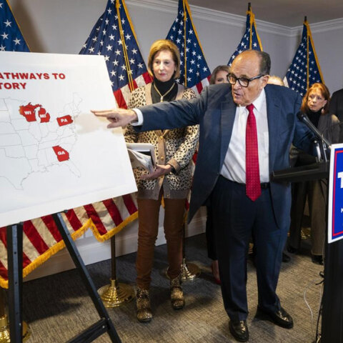 Ρούντολφ Τζουλιάνι, πρώην δήμαρχος της Νέας Υόρκης - Ήταν δικηγόρος του Ντόναλντ Τραμπ