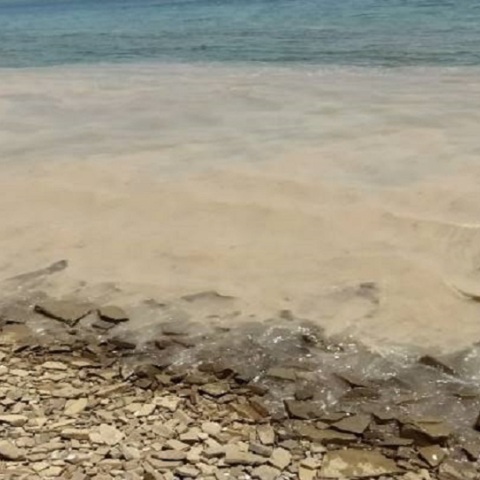 Έφτασε στη Λήμνο η θαλάσσια βλέννα του Μαρμαρά