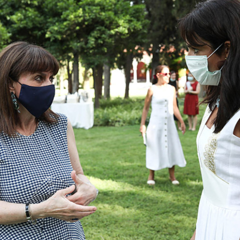 Η ΠΡΟΕΔΡΟΣ ΤΗΣ ΔΗΜΟΚΡΑΤΙΑΣ ΚΑΤΕΡΙΝΑ ΣΑΚΕΛΛΑΡΟΠΟΥΛΟΥ ΥΠΟΔΕΧΘΗΚΕ ΠΑΙΔΙΑ ΑΠΟ ΤΗΝ ΠΑΙΔΟΠΟΛΗ «ΑΓΙΟΣ ΑΝΔΡΕΑΣ»