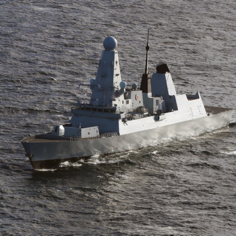 Το πλοίο HMS Defender
