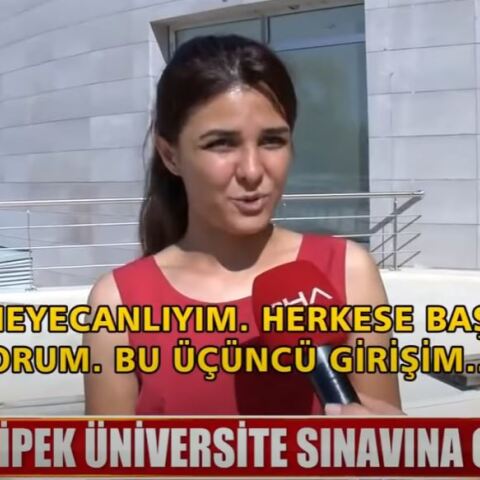 Η Μελέκ Ιπέκ λίγη ώρα μετά τις εξετάσεις 