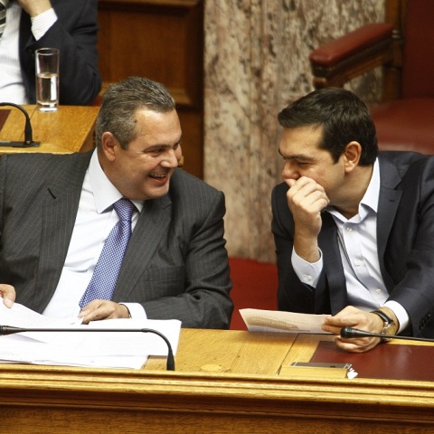 Πάνος Καμμένος - Αλέξης Τσίπρας στα έδρανα της Βουλής, 2016