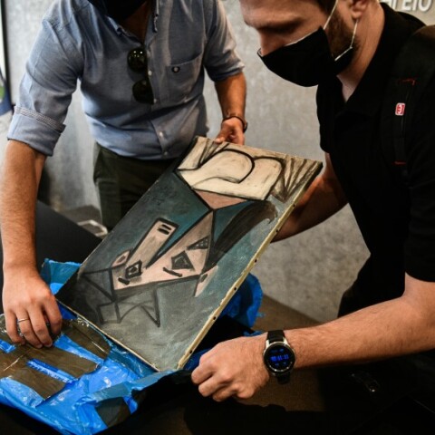 Πίνακες των Πικάσο και Μοντριάν στη συνέντευξη Τύπου για την ανεύρεση των έργων © Eurokinissi/ ΤΑΤΙΑΝΑ ΜΠΟΛΑΡΗ