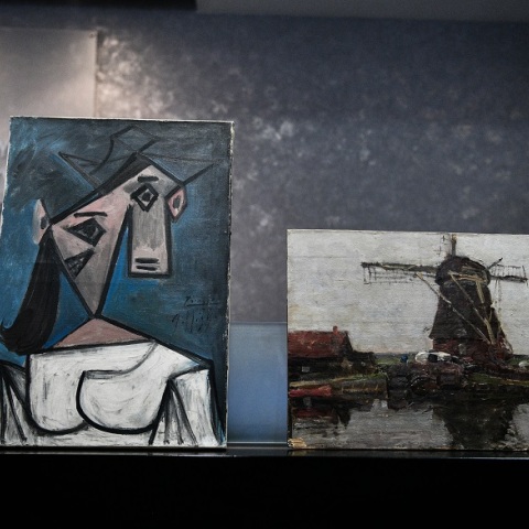 Οι δύο πίνακες που είχαν κλαπεί