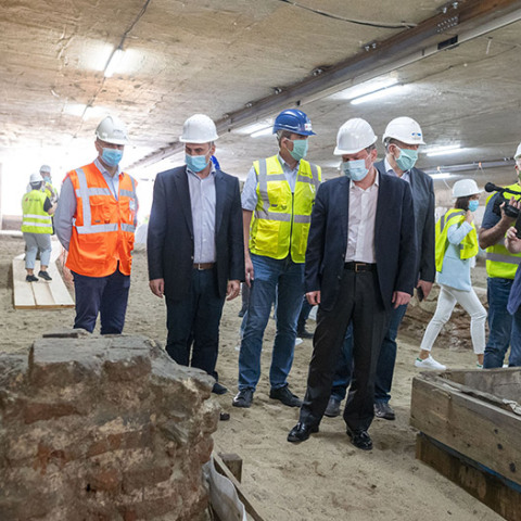  ΘΕΣΣΑΛΟΝΙΚΗ - ΕΠΙΣΚΕΨΗ ΤΟΥ ΥΠΟΥΡΓΟΥ ΜΕΤΑΦΟΡΩΝ ΚΑΙ ΥΠΟΔΟΜΩΝ ΚΩΣΤΑ ΚΑΡΑΜΑΝΛΗ ΣΤΟ ΕΡΓΟΤΑΞΙΟ ΤΟΥ ΜΕΤΡΟ ΣΤΗ ΟΔΟ ΒΕΝΙΖΕΛΟΥ 