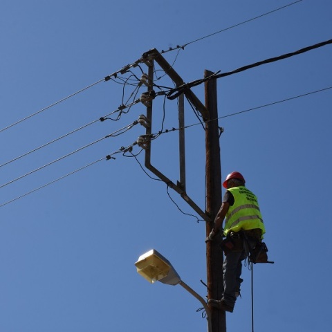 Κολώνα της ΔΕΗ - Διακοπή ρεύματος