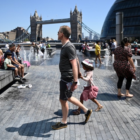 Κορωνοϊός: Η χρήση της μάσκας στην Αγγλία θα γίνει προαιρετική από τις 19 Ιουλίου, βάσει του οδικού χάρτη της βρετανικής κυβέρνησης