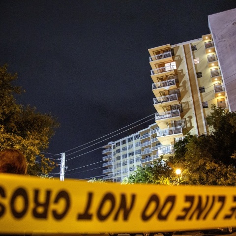 Φλόριντα - Κατάρρευση πολυκατοικίας: Στους 121 οι αγνοούμενοι, ανεβαίνει ο αριθμός των νεκρών - Μάχη με το χρόνο για τα σωστικά συνεργεία