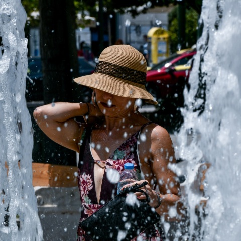 Τη Δευτέρα 5 Ιουλίου η θερμοκρασία θα κινηθεί ξανά σε κανονικά για την εποχή επίπεδα, σύμφωνα με την υπηρεσία Meteo του Εθνικού Αστεροσκοπείου Αθηνών.