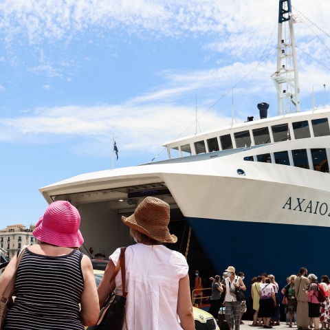 Δημοσιεύθηκε στο ΦΕΚ η απόφαση για τα νέα έκτακτα μέτρα προστασίας από τη νόσο COVID-19, που ισχύουν σε όλη τη χώρα από τη Δευτέρα, 5 Ιουλίου 