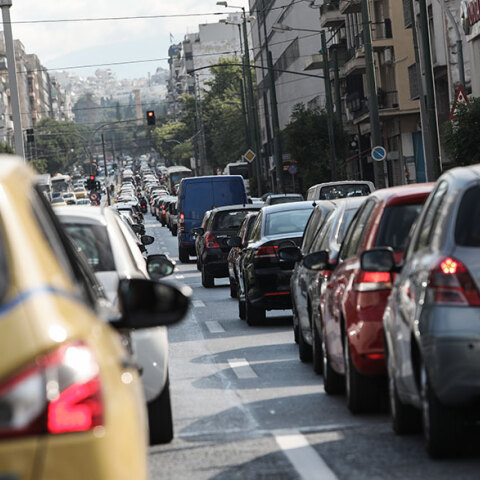 Οχήματα - Μποτιλιάρισμα (ΦΩΤΟ ΑΡΧΕΙΟΥ) - Προωθείται η ψηφιακή υπηρεσία «myAuto»