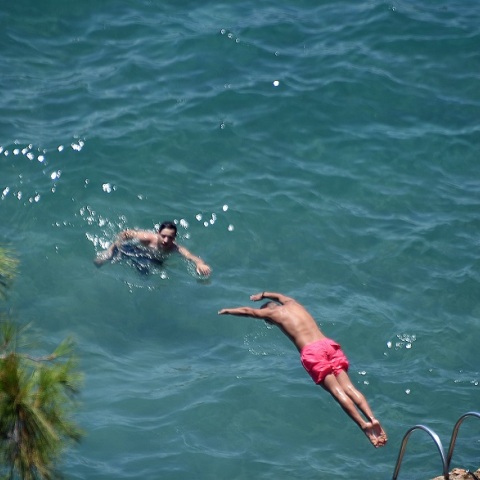 Βουτιά στη θάλασσα
