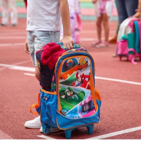 Σχολείο - Μαθητής- Σχολική τσάντα