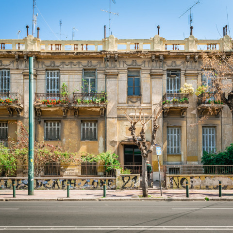 Η παλαιότερη πολυκατοικία της Αθήνας, Πατησίων 346 και Λασκαράτου 2