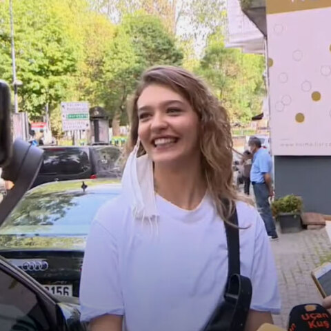 Μελίσα Ντονγκέλ (Melisa Döngel) - Η Τουρκάλα ηθοποιός από τη σειρά Elif αποκάλυψε ότι ο πατέρας της τη βίαζε από την ηλικία των 15 ετών