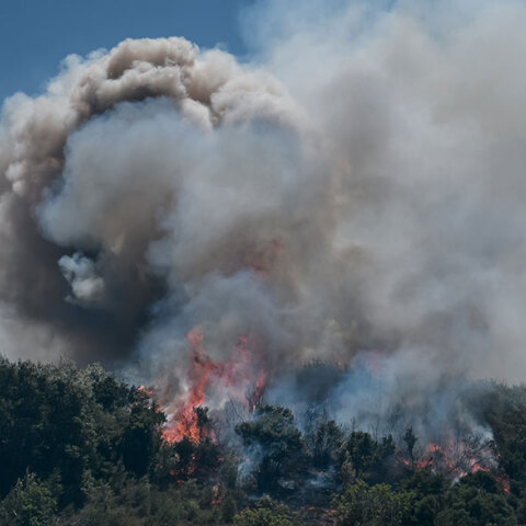 Φωτιά στον Βαρνάβα
