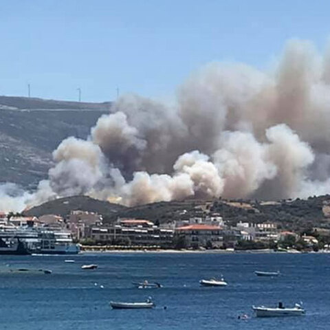 Φωτιά στα Νέα Στύρα