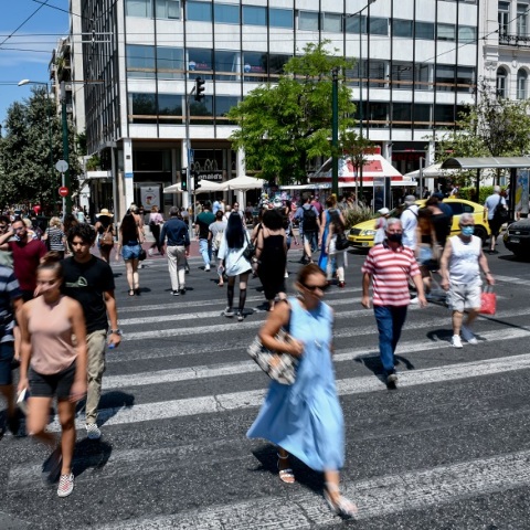 Πολίτες στο κέντρο της Αθήνας - Κρούσματα και μετάλλαξη Δέλτα