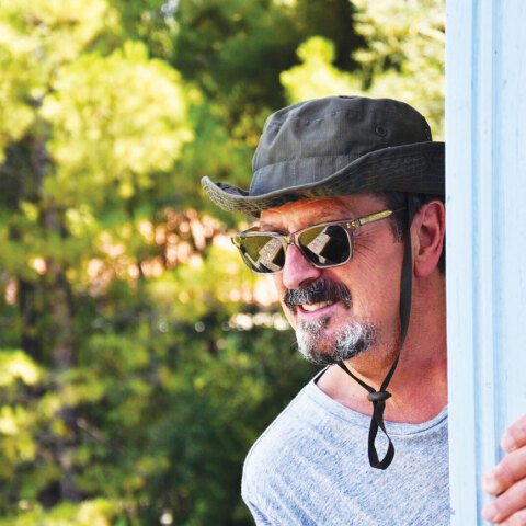 Ο συγγραφέας Κώστας Ακρίβος