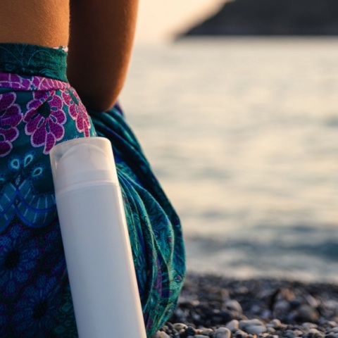 H Johnson & Johnson ανακαλεί αντηλιακά