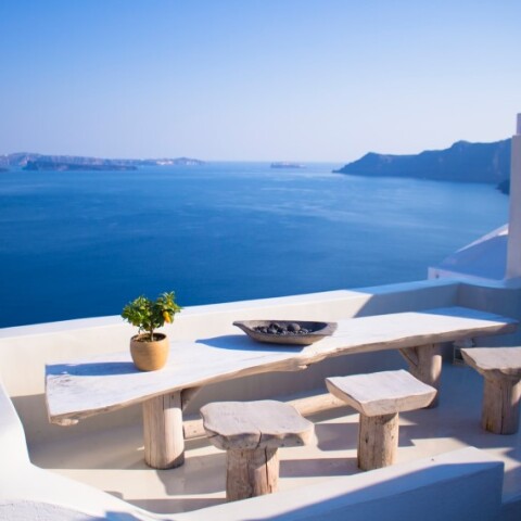 Θέα σε ελληνικό νησί © Unsplash