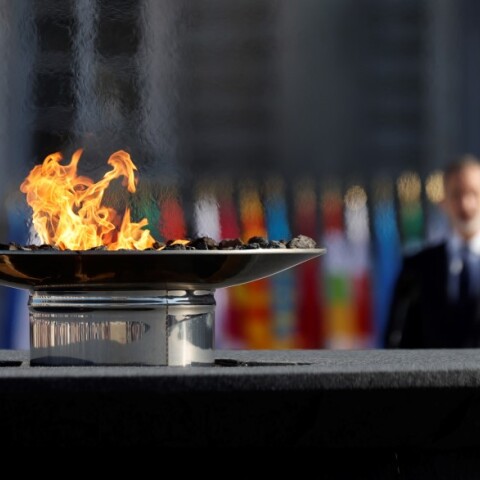 H Ισπανία αποτίει σήμερα φόρο τιμής στα 81.043 θύματα της πανδημίας του κορωνοϊού / ΕPA 