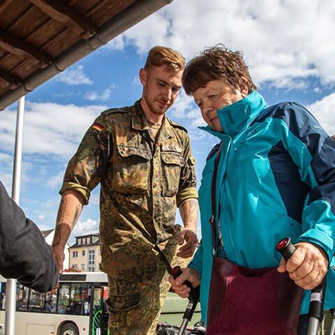 Στρατός βοηθά στην εκκένωση νοσοκομείου στο Bad Neuenahr της Γερμανίας
