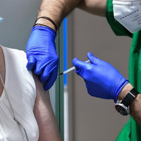 Στιγμιότυπο από το mega εμβολιαστικό κέντρο "Προμηθέας" στο Μαρούσι όπου συνεχίζονται οι εμβολιασμοί κατά του κορωνοϊού την Τρίτη