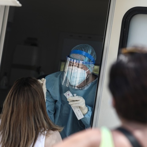 Rapid test από κλιμάκια του ΕΟΔΥ