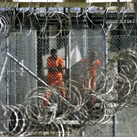 Κρατούμενοι στη φυλακή Γκουαντάναμο στην Κούβα (ΦΩΤΟ ΑΡΧΕΙΟΥ) - Η αμερικανική στρατιωτική φυλακή άνοιξε μετά τις τρομοκρατικές επιθέσεις της 11ης Σεπτεμβρίου 2001