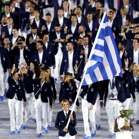 Η ελληνική αποστολή κατά την είσοδό της στην τελετή έναρξης στους Ολυμπιακούς Αγώνες του Ρίο