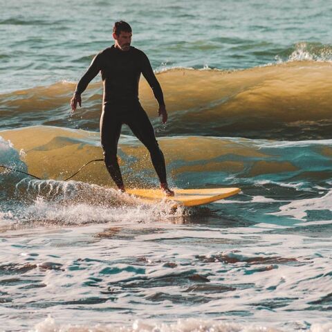 Ισίδωρος Πλυτάς, Surfer και ιδιοκτήτης της Greek Surfing Academy