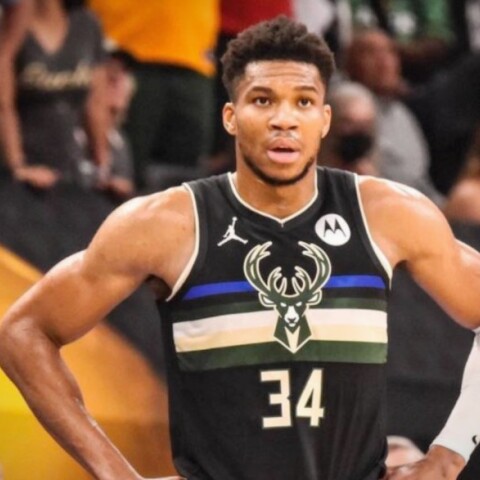 Ο Γιάννης Αντετοκούνμπο