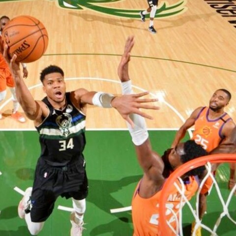 Ο Γιάννης Αντετοκούνμπο 